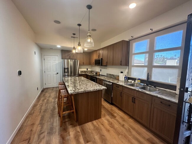 Photo - Furnished Unit! 2bed/ 1bath