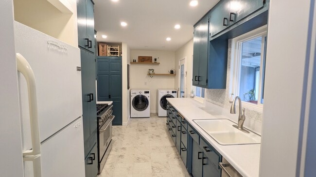 Photo - 1421 E 14th St