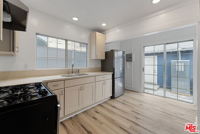 Photo - 1300 Sanborn Ave