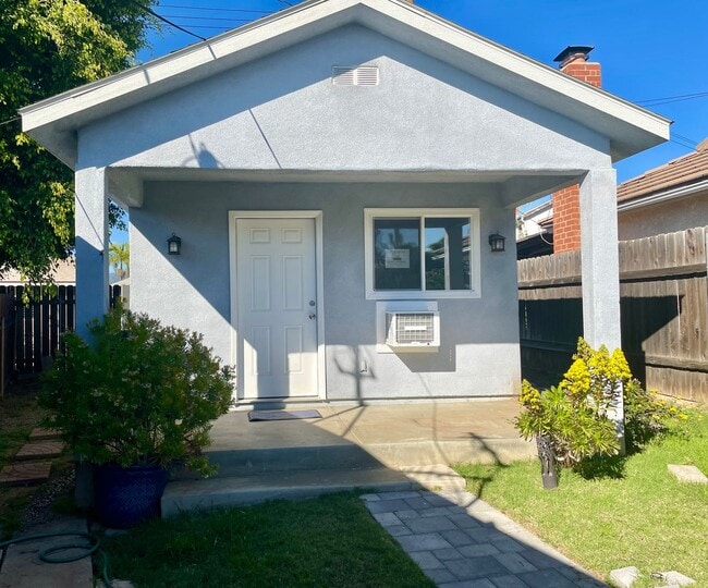 Building Photo - 1609 W Badillo St Unit A - ADU