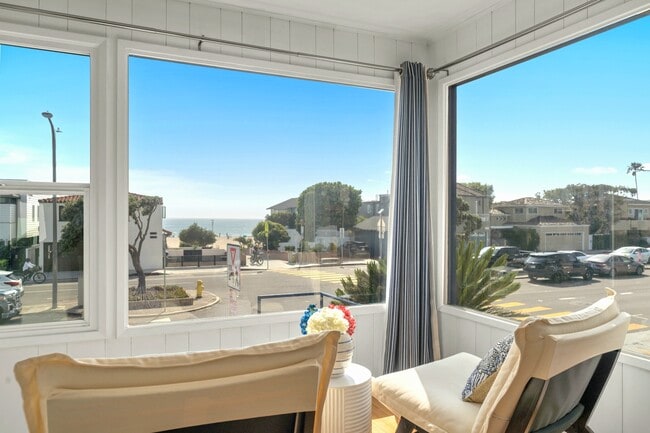 Photo - 2464 Hermosa Ave