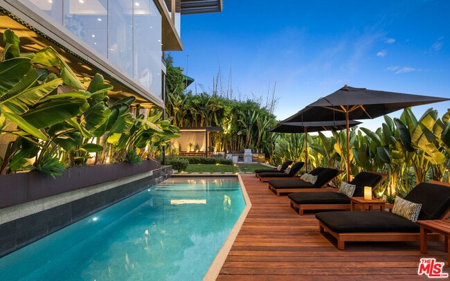 Photo - 1659 Waynecrest Dr