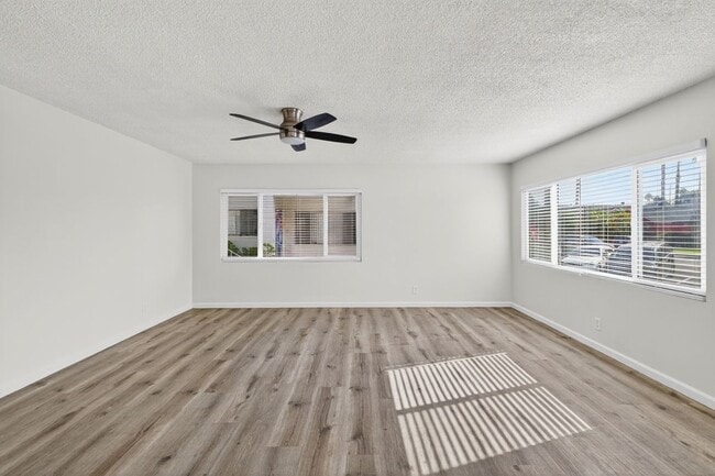 Photo - 425 W Regent St