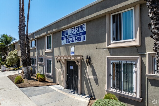 Photo - 2159 Elm Ave.