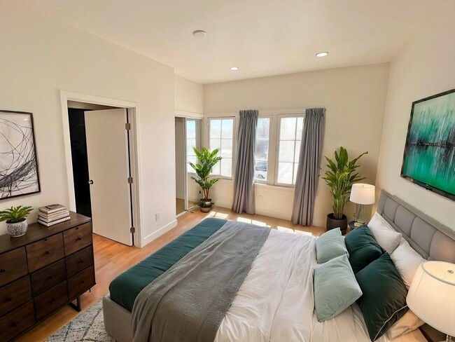 Photo - 3919 1/2-31-2 Mont Clair St Unit 3919 1/2