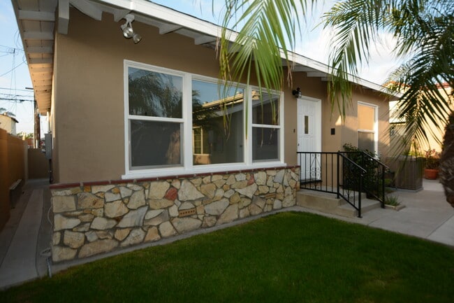 Building Photo - 4137 W 160th St Rental