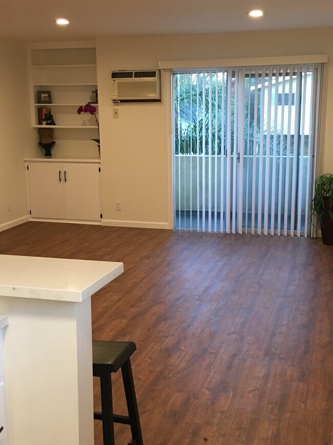 Living Room - 14718 W Magnolia Blvd Unit #3