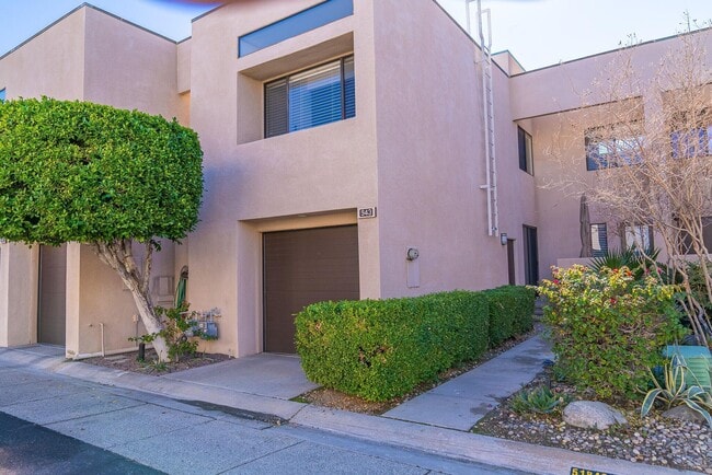 Photo - 943 Village Square N