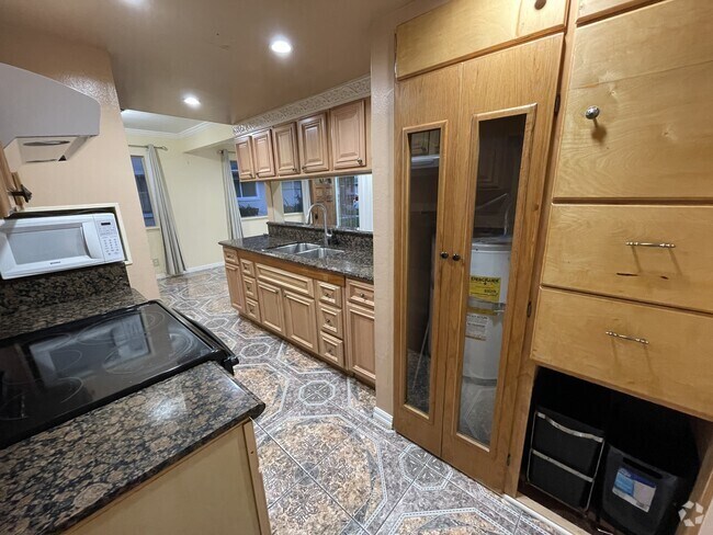 Building Photo - 2607 Spinnaker Ave Rental
