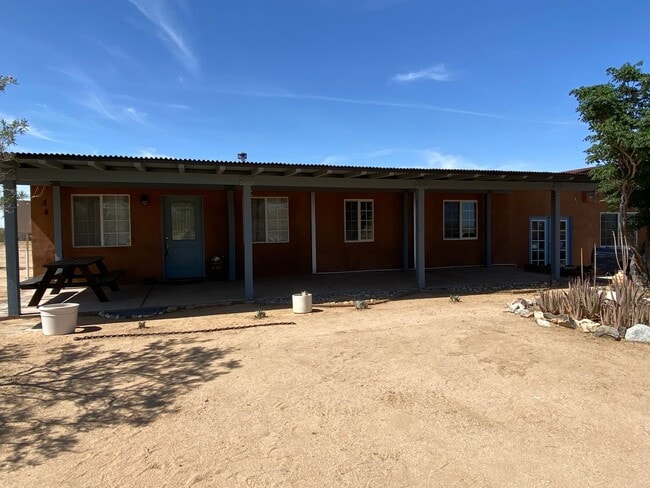 Building Photo - Charming 3-Bedroom Home for Rent in Lander...