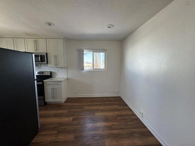 Photo - 3222 Collier Ave