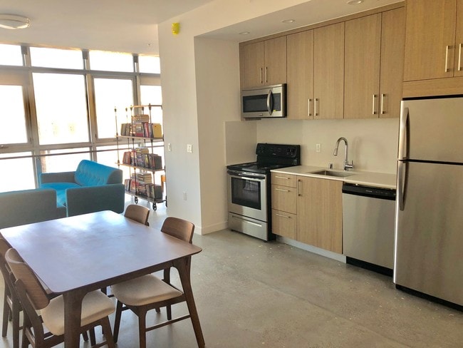 Loft B1 - 650 SF (North Side) - Panorama Tower