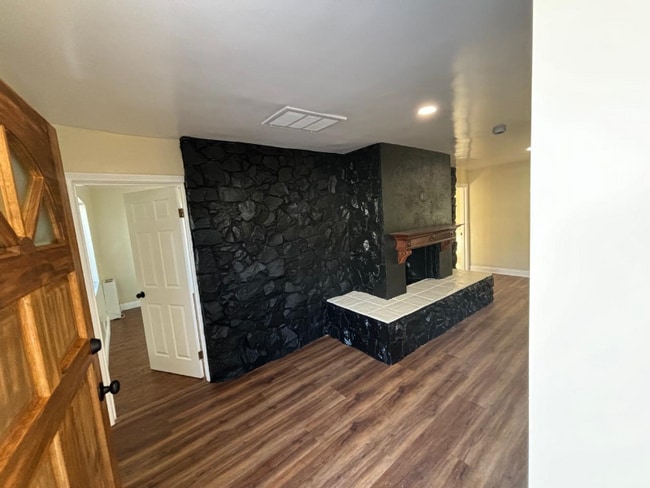 Photo - 1336 W 73rd St