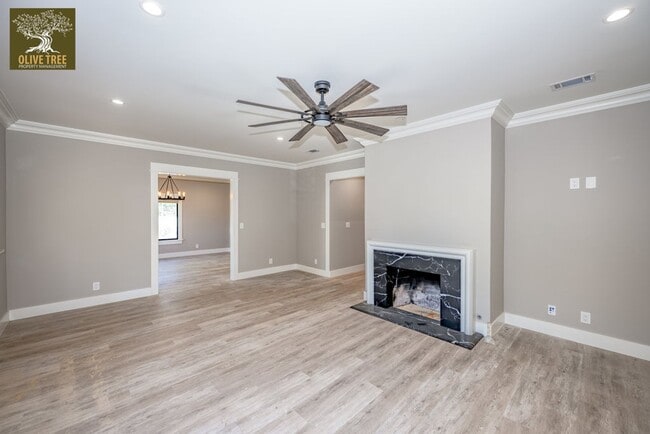 Photo - Marengo Unit South Marengo