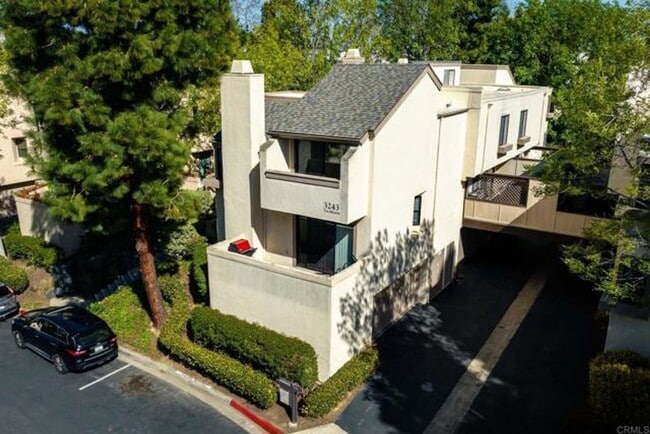 Building Photo - Beautifully Furnished 2 Bed/2.5 Bath Townhome in the Desirable Woodlands of La Jolla
