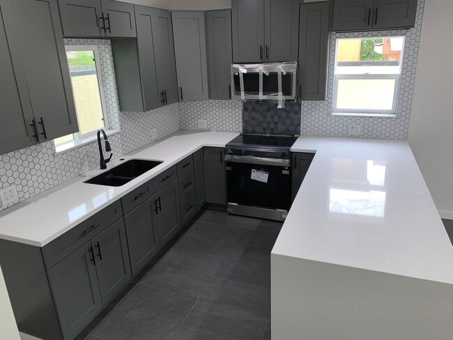 kitchen - 7918 Goll Ave