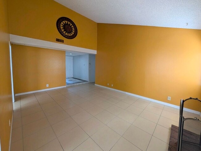 Photo - 914 W Alton Ave