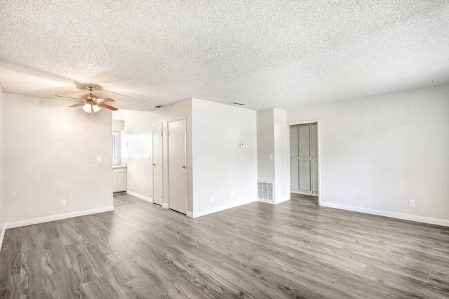 Photo - Beautiful 1 bedroom 1 Bath Unit Unit 363-6