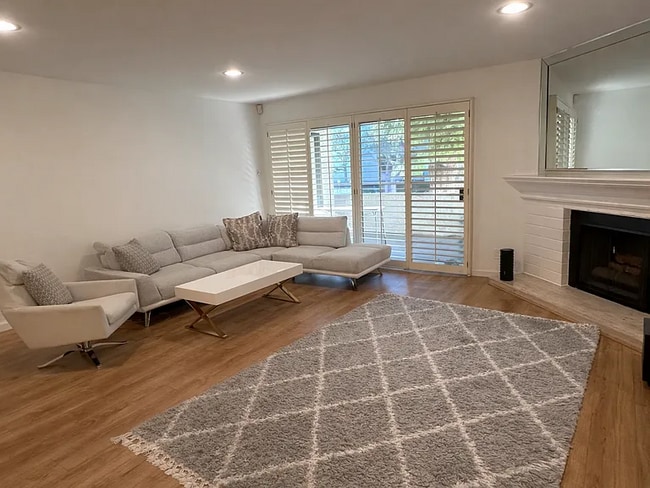 Photo - 5315 Yarmouth Ave Unit 101