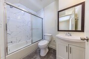 Photo - 1640 Murchison St