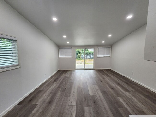 Building Photo - Ferndale 4 bedroom 2 bathroom