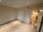 Photo - 1523 E Windsor Rd Unit 1