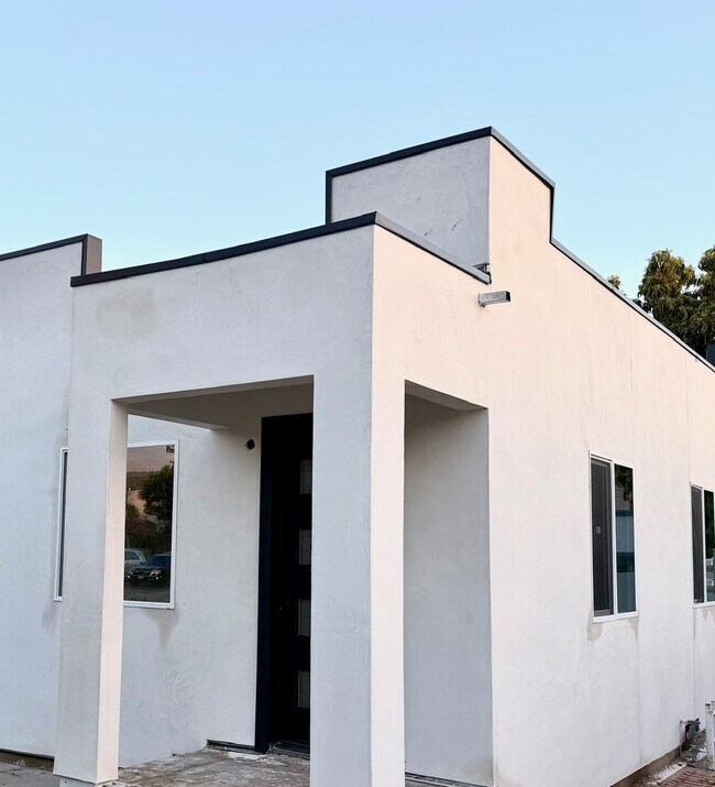 Photo - 1144 E Wilson Ave Unit 1144 E Wilson