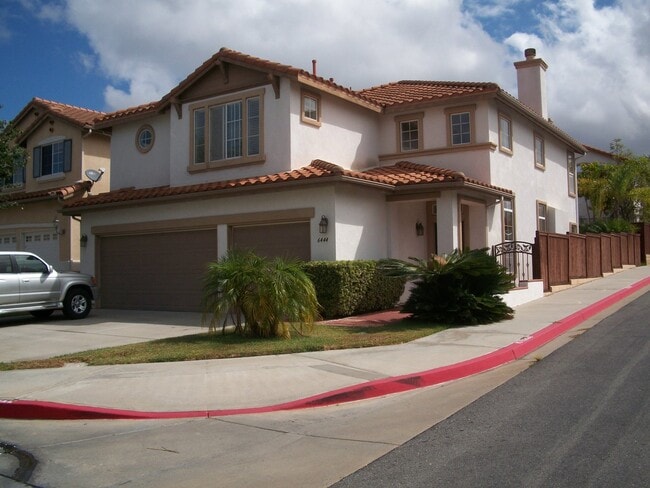 Beautiful 3BR/2.5BA Home in the Heart of C... - Beautiful 3BR/2.5BA Home in the Heart of C...