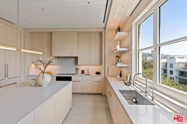 Photo - 455 N Palm Dr Unit PH