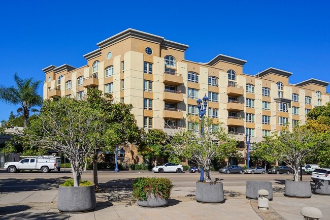 Building Photo - East Village 2 Bedroom at Union Square! 2 Parking Spaces! Unit #2305