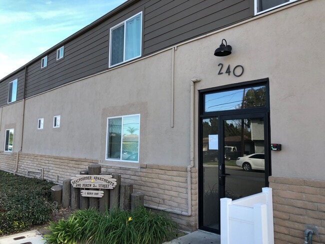 Building Photo - Gorgeous 1 Bedroom Unit 2