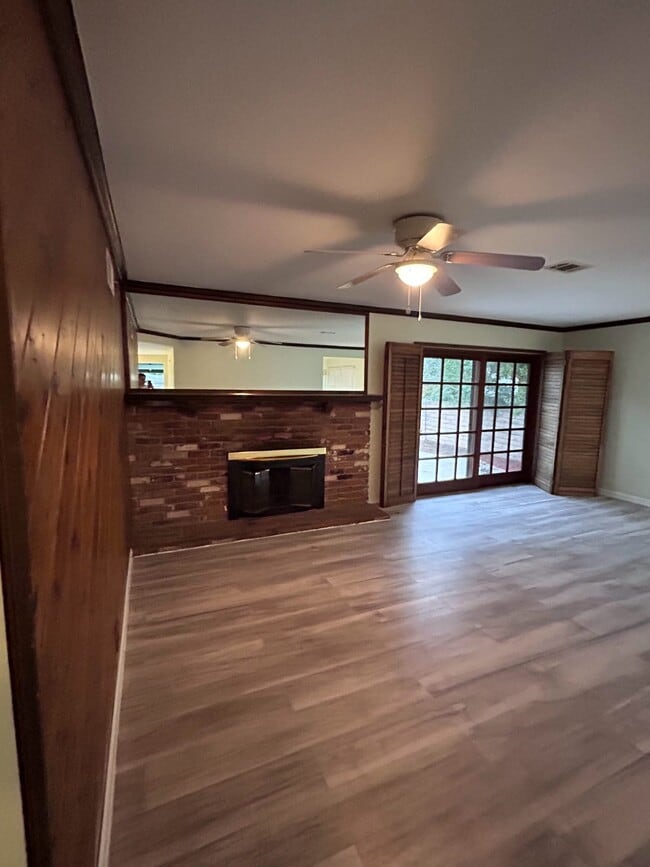 Photo - 9320 Yolanda Ave