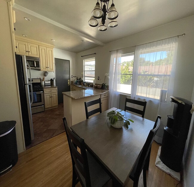 Photo - 5866 Bowcroft St Unit 3