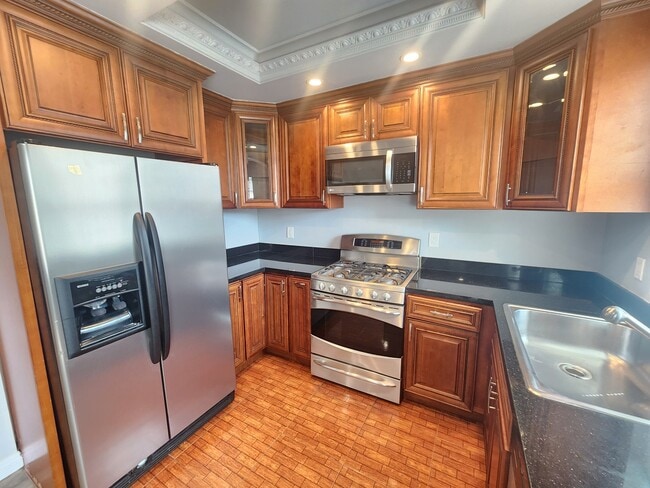 Building Photo - 7252 Farmdale Ave Rental