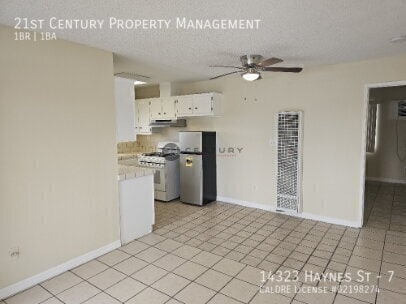 Photo - 14323 Haynes St Unit 7