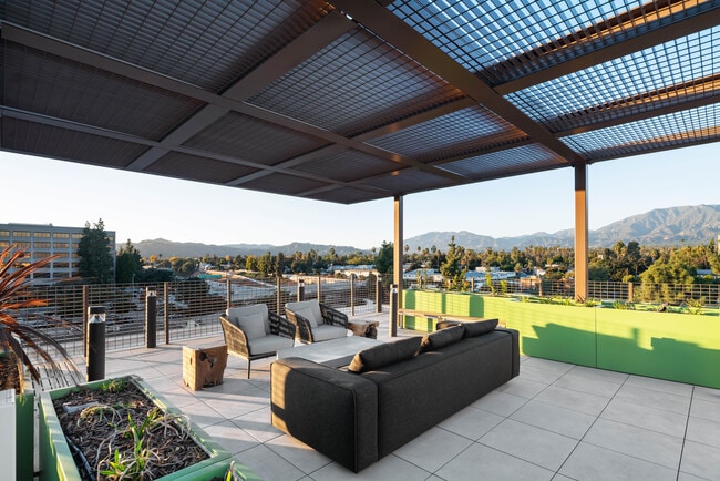 Photo - Pasadena Studios