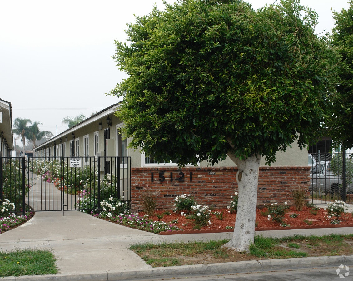 15121 Van Buren St - 15121 Van Buren St