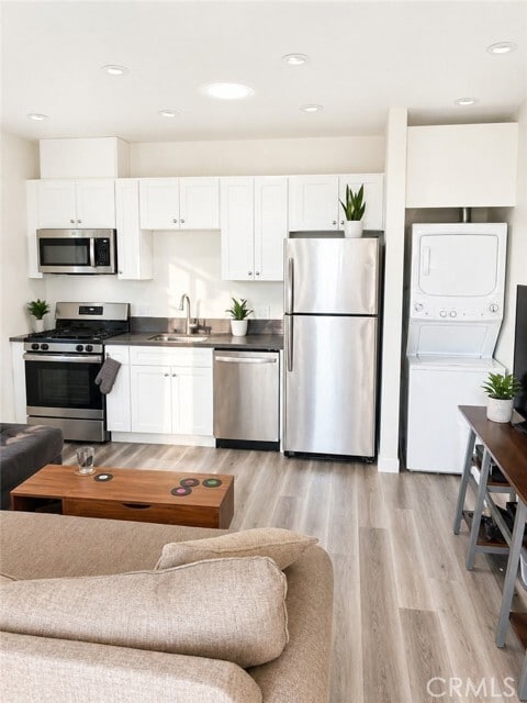 Photo - 611 W Walnut Ave