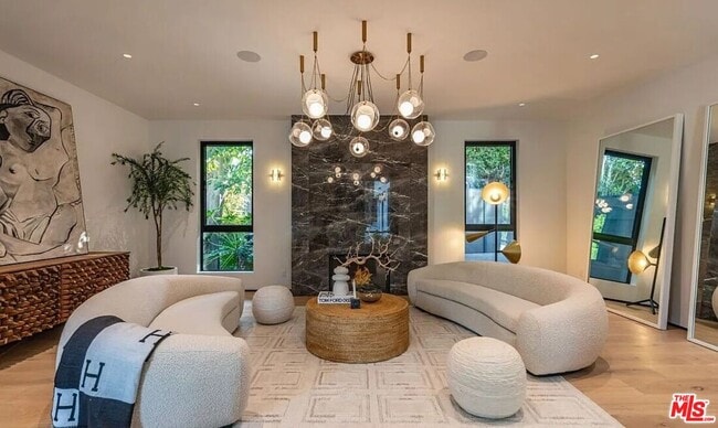 Photo - 1271 Sunset Plaza Dr