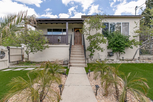 Photo - 10630 Samoa Ave House