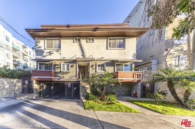 Photo - 11063 Cumpston St