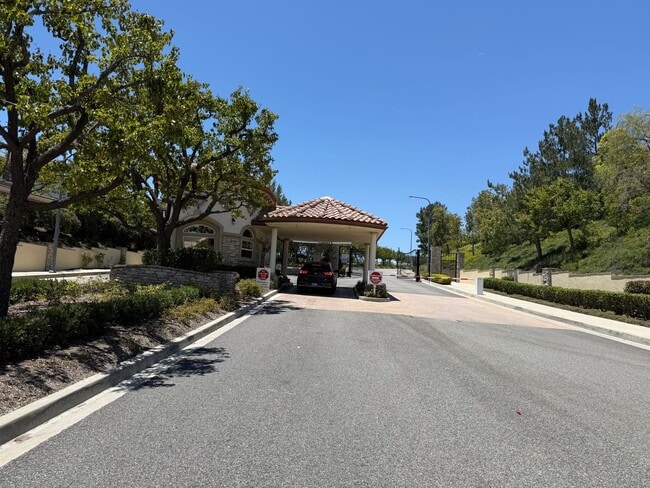 Photo - 3 bed, 2 bath single story first time rental in desirable guard gated Sorrento Community