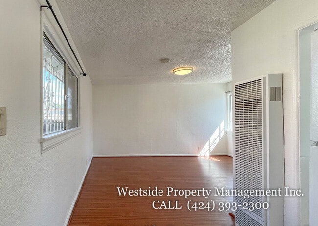 Photo - 6606 Brynhurst Ave