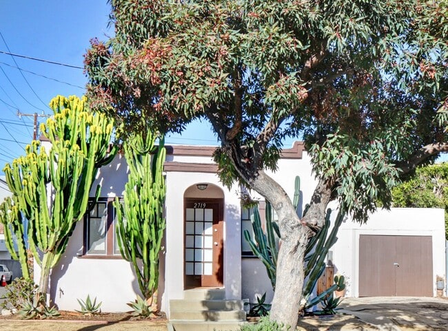 2719 Broadway Ave in Santa Monica - 2719 Broadway Ave in Santa Monica Apartments