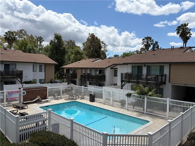 Photo - 1330 W Lambert Rd