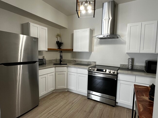 Building Photo - 31781 Corte Rosario Unit Private Side Residence