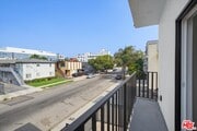 Photo - 910 N Hudson Ave Condo
