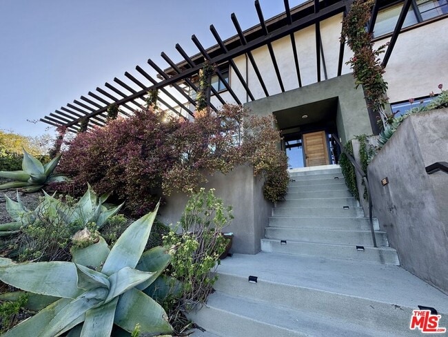 Photo - 401 Nicholas Ln