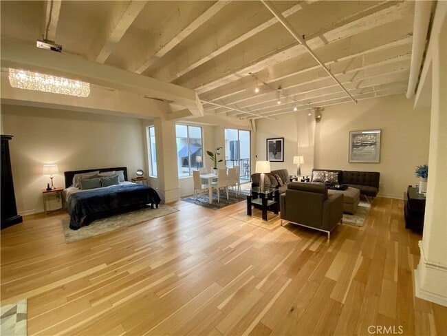 Building Photo - 312 W 5th St Unit 1011