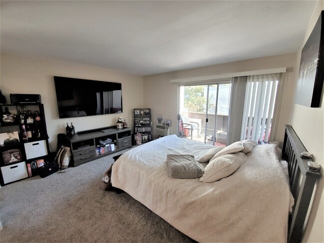 Photo - 7979 Mission Center Ct Unit 01